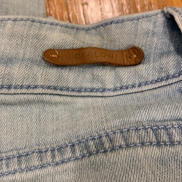 Caslon Light-wash, Light Distressed Boyfriend Jeans, Size 28 - Picture 5 of 9